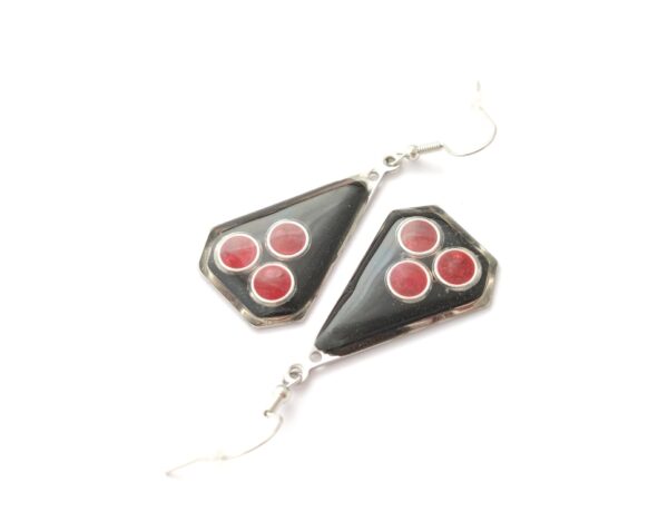 Art Deco, teardrop earrings, in black and red colors