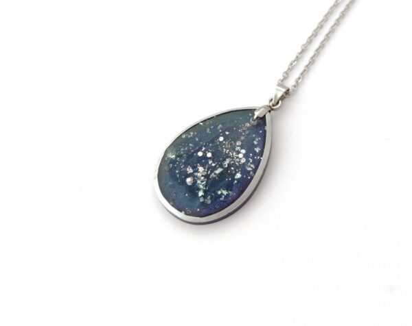 Color-changing, glittery, resin drop pendant