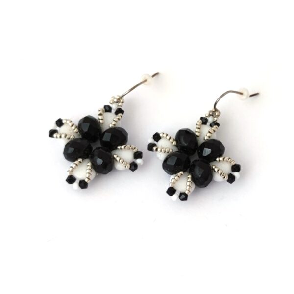 Earrings Kesa in black and white colors