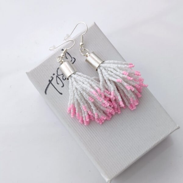 White-soft pink color beadtassel earrings