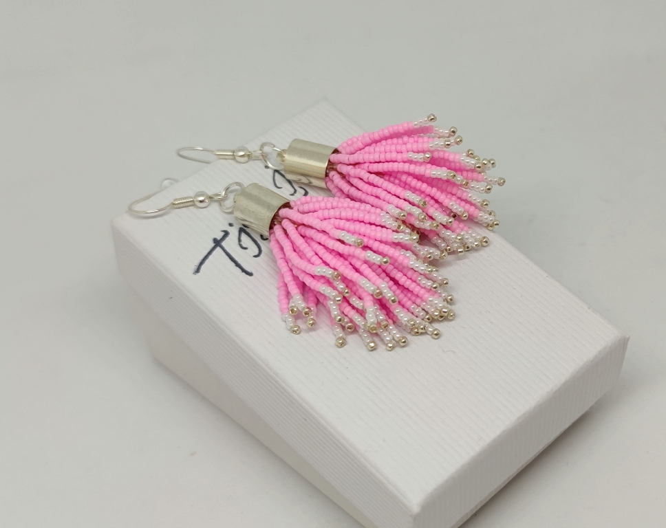 Flip 4 Pink - Feather Earrings - Pink Feathers - Feathers - Glass Beads -  Beads - Charms - Hypoallergenic