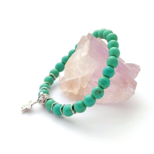 Gemstone bracelet with green dyed turquoise beads