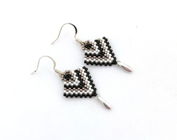 Arrow beaded earrings in monochrome colors