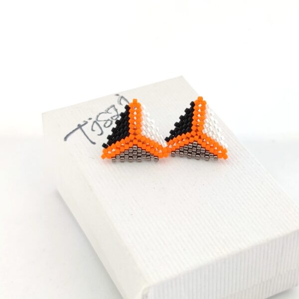 Triangle earrings in trichromatic and orange colors
