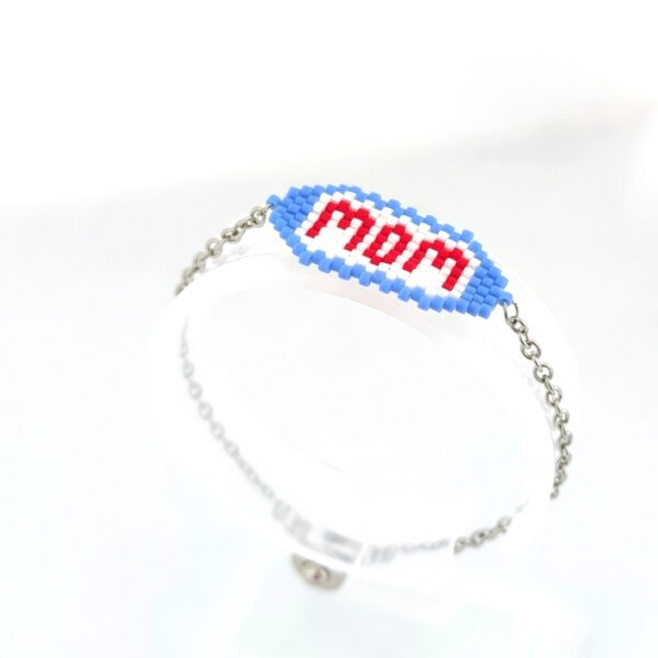 Wow Mom beaded bracelet in blue, white and red colors