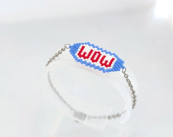 Wow Mom beaded bracelet in blue, white and red colors