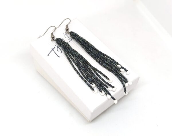 Fringe earrings in black picasso color