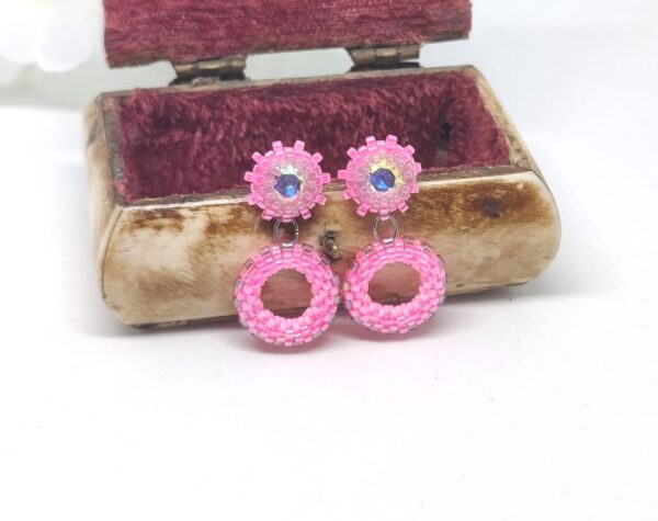 Hoop earrings with chaton studs in pink and purple colors