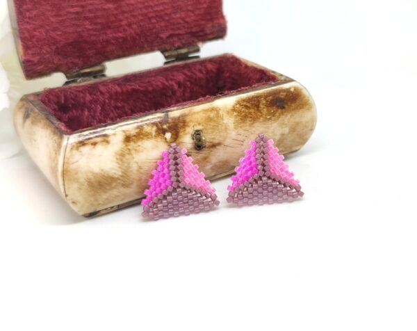 Triangle earrings in pink and purple color