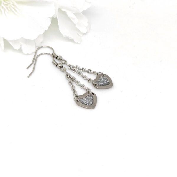 Heart earrings with chain, silver glitter
