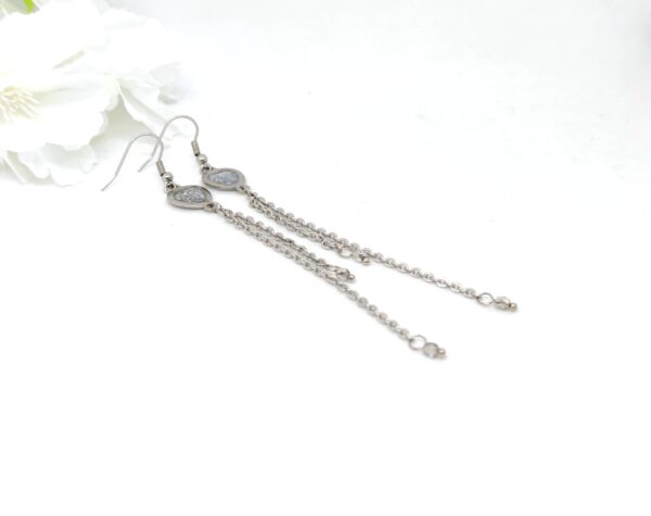 Heart earrings with long chain tassel, silver glitter