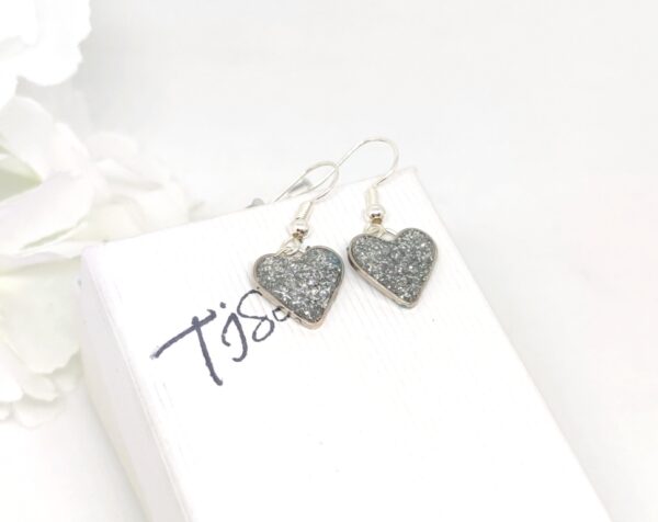Heart earrings with silver glitter