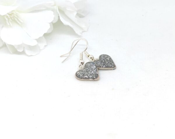 Heart earrings with silver glitter