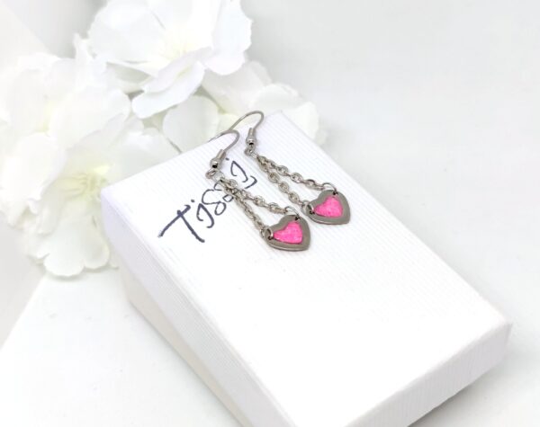 Heart earrings with chain, baby pink glitter