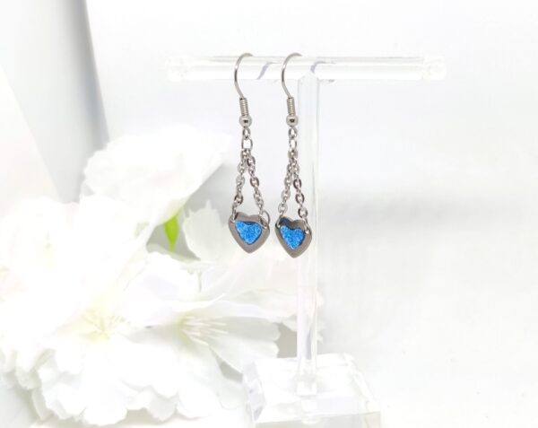 Heart earrings with chain, blue glitter