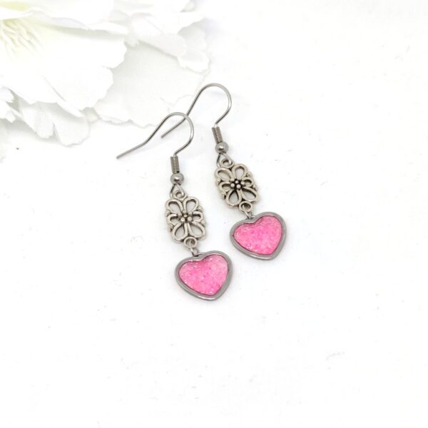 Heart with filigree charm, earrings with rose resin heart