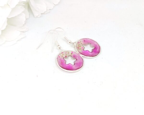 Disc resin earrings in pink color