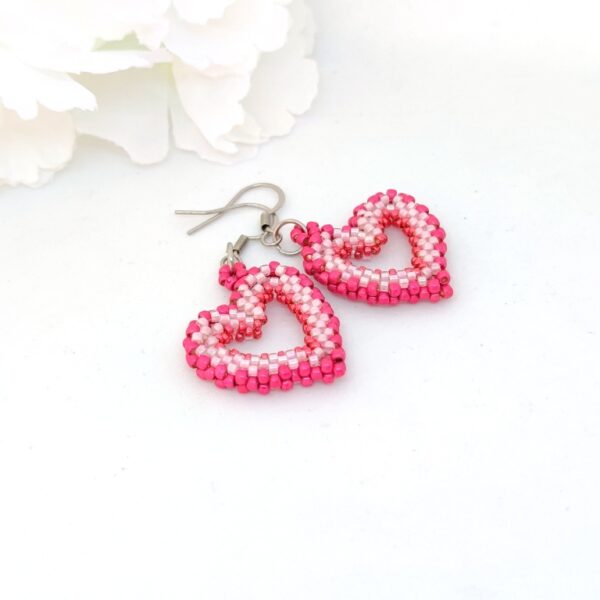 Heart, beaded earrings in pink and rose colors