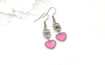 Heart with filigree charm, earrings with rose resin heart