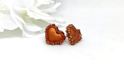 Heart earrings in bronz color with “hagelslag”