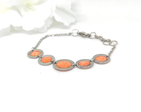 Bubbles with resin in glittery orange color, stainless steel bracelet - Image 3