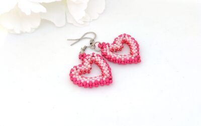 Heart, beaded earrings in pink and rose colors