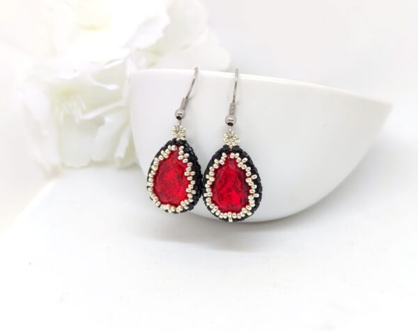 Crystaldrop beaded earrings in red color