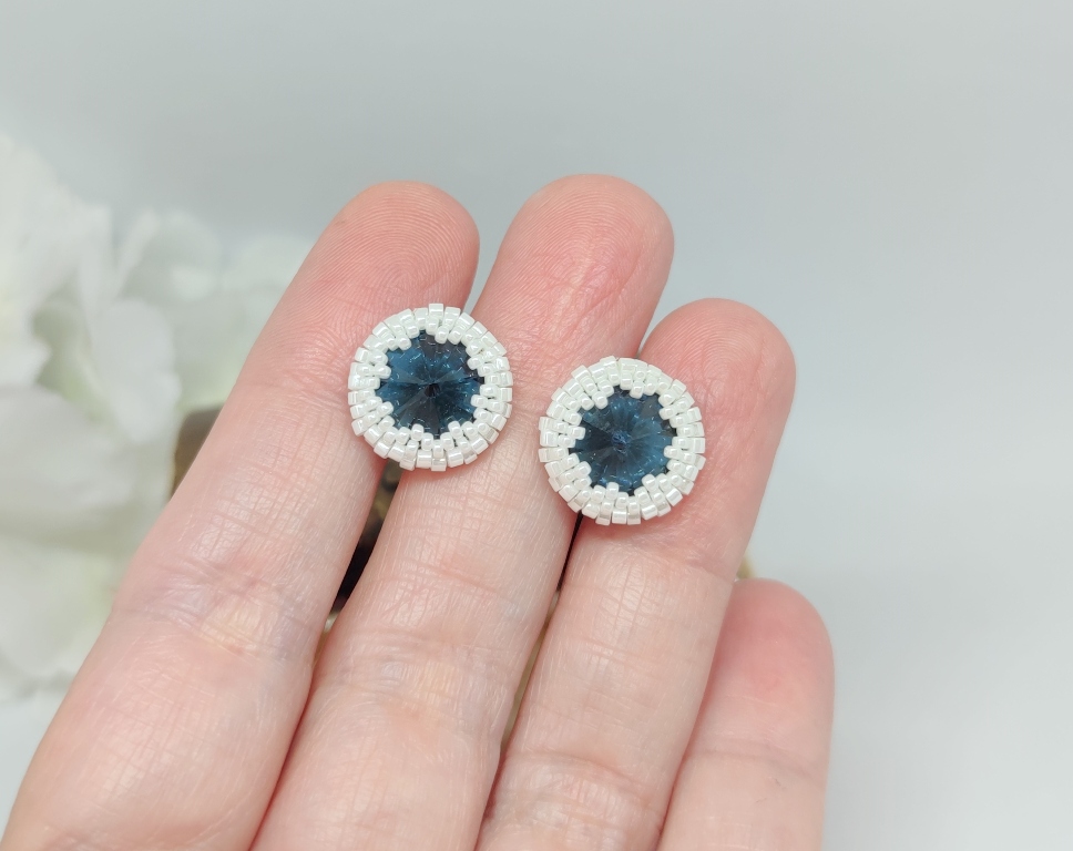 Big Sparkle Studs: Montana Blue & White